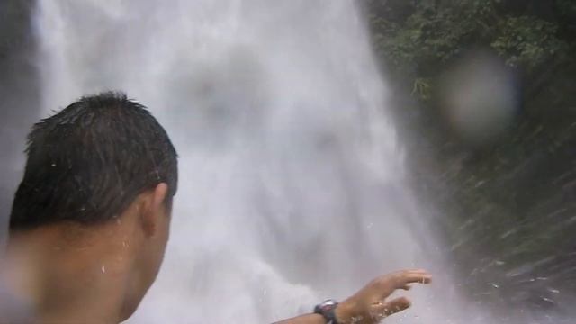 Git git Waterfall in Bali - Cachoeira Git git Bali, Indonesia смотреть онлайн