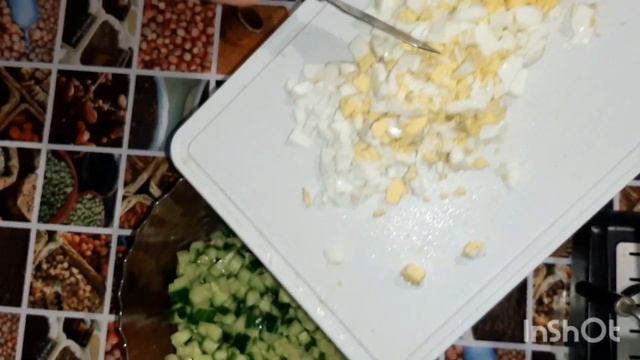 Салат с куриным филе и огурцом! Быстро и просто!!! смотреть онлайн