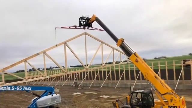 Молочная ферма с нуля МимимиКо #строимферму #фермакакбизнес #фермерскоехозяйство #молочныйбизнес смотреть онлайн