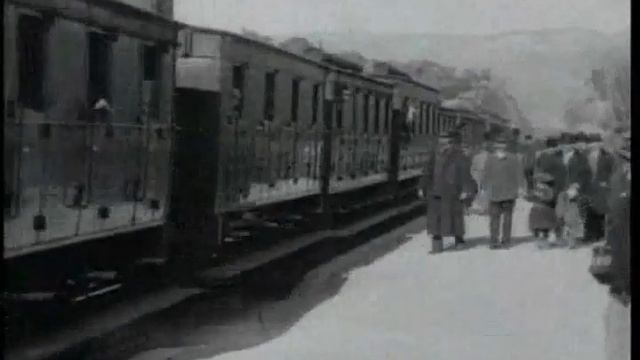 Les Frères Lumière - Larrivée dun train à la Ciotat 1895