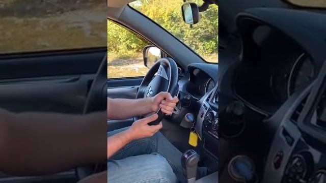 Не могу завести машину. Руль, ключ, заблокировался. смотреть онлайн