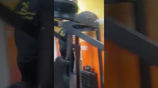 жим гантелей сидя+нижний блок к поясу узким хватом смотреть онлайн