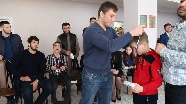Идрис Асадулаев посетил детский дом "Забота" г.Махачкалы смотреть онлайн