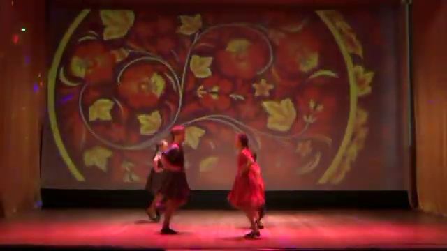 Танцевальный коллектив "Ритм" а курочка по семечкам похаживает смотреть онлайн