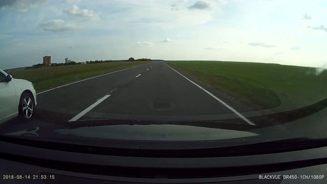 Макс ( Passat b6 2.0tdi) vs Вова (Passat b7 1.4 ecofuel) Заезд 2 смотреть онлайн