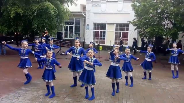 Виступ мажореток 11.05.2019 смотреть онлайн