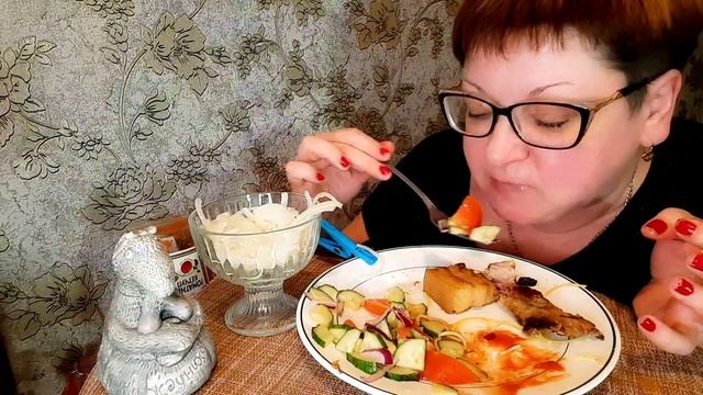 Пожрем/Спагетти и мясо из духовки, как шашлык на ужин или тренировка перед ужином/обжор /Мукбанг смотреть онлайн