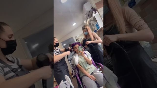 Красим волосы в фиолетовый смотреть онлайн