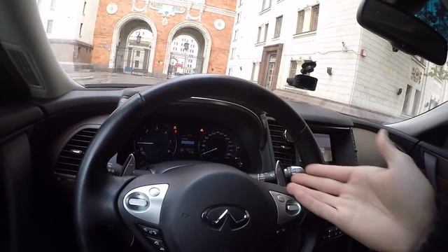 Завёл Infinity QX70. Большой, холодный и непрактичный.