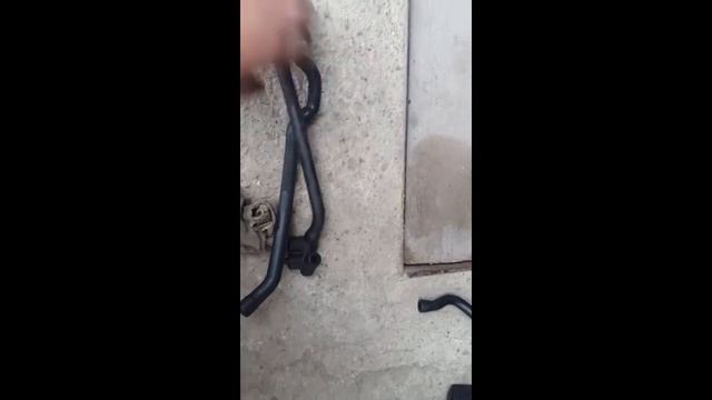 Mercedes w211 E500 M113 трубки вентиляции картерных газов смотреть онлайн