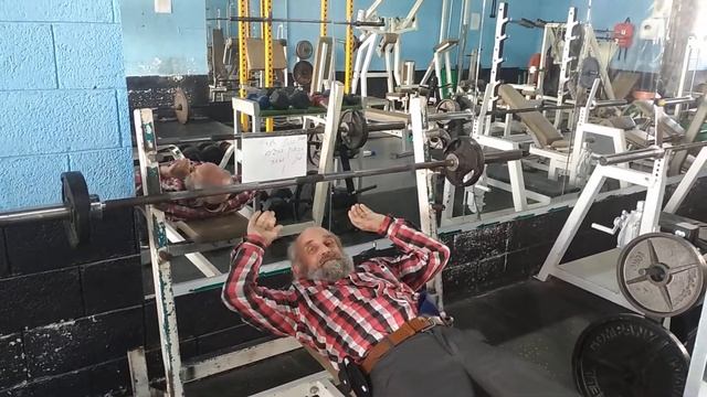 Эдуард 83 года . Через пару месяцев после начала тренировок . смотреть онлайн