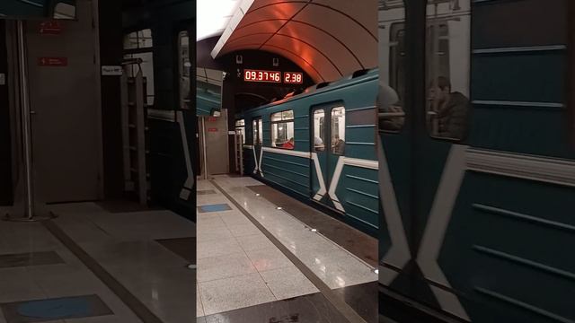 Отправление редкого вагона 10167 (2-2-2) со станции Петровско-Разумовская #subway #метрополитен смотреть онлайн