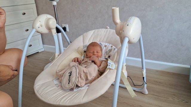 ВЫПИСКА ИЗ РОДДОМА👪. ПЕРВЫЙ РАЗ ГУЛЯЕМ С МИРОНОМ. ЗНАКОМСТВО СТЕФАНА 🐱 С МИРОНОМ.