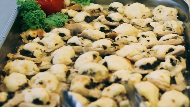 Шведский стол отель Бетон Брют смотреть онлайн