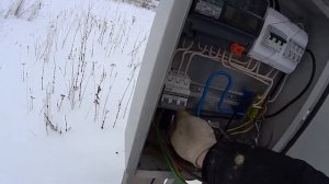 Подключение к электрощиту вводного кабеля.