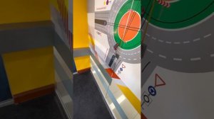 Перекрёсток с круговым,где какой съезд?