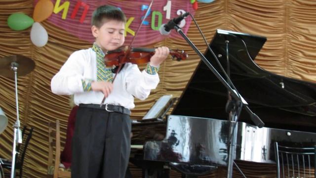скрипач Богдан Федорко, ученик 1 кл., 6 лет Кролл "Полька Ослика" смотреть онлайн