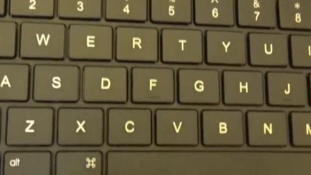New Trent NT38B/IMP38B Airbender ClamShell iPad Keyboard Case смотреть онлайн
