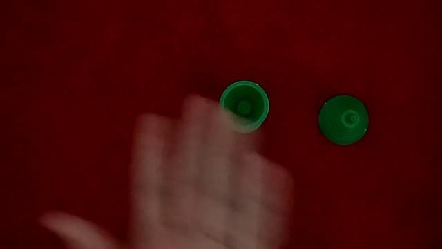 Amazing Ball Disappearing And Reappearing trick! смотреть онлайн