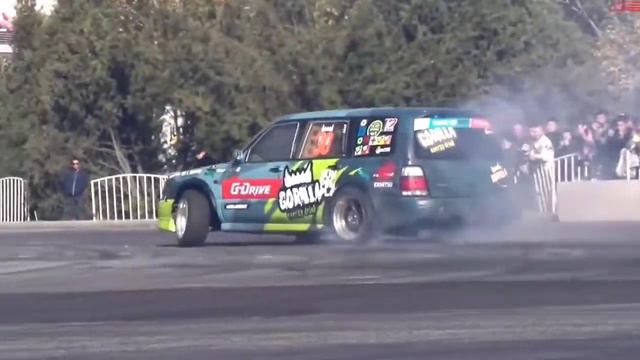 Ulukmanapo_&_Shiza - Uade.