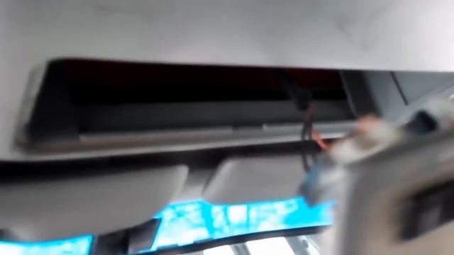 как подключить видеорегистратор к освещению салона