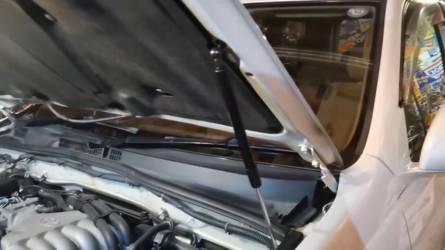 Замена амортизаторов капота TOYOTA PRADO 120 3.4 смотреть онлайн