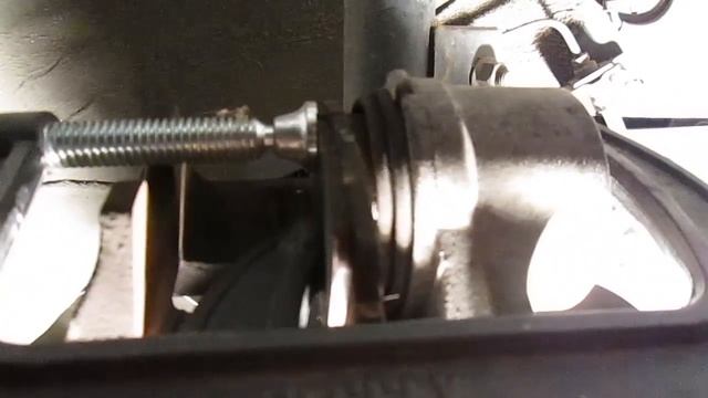 Brake Caliper Piston Stuck/Won't Compress? Try This (Hyundai Sonata front disc brake) - Jody Brucho смотреть онлайн