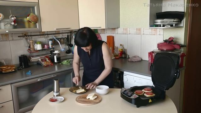 Жаренный адыгейский сыр с помидорами. смотреть онлайн