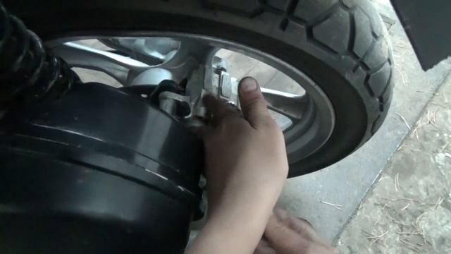 Ремонт заднего тормоза на скутере Racer Dragon RC150T-11. смотреть онлайн