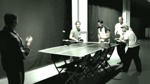 Playing Ping Pong Like Bruce Lee смотреть онлайн