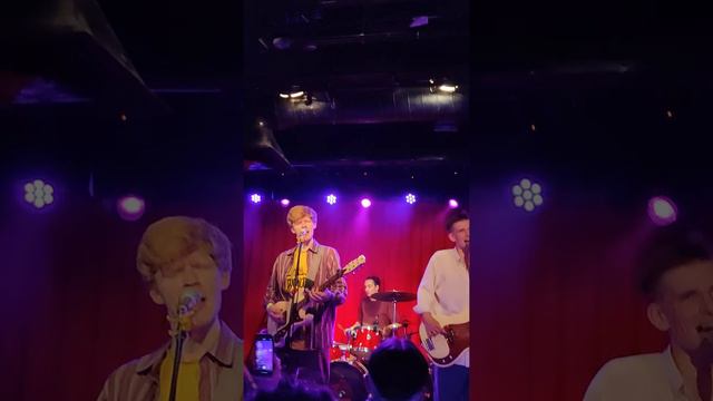 выйти из комнаты - номер скрыт смотреть онлайн