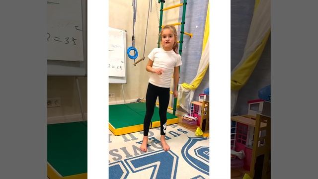 Кокетка Кэти. Зарядка за 10 минут! Крутые упражнения для детей и взрослых! смотреть онлайн