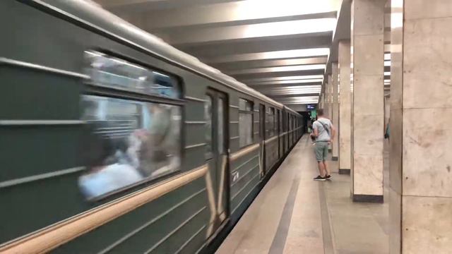 81-717/714 На станции Войковская смотреть онлайн
