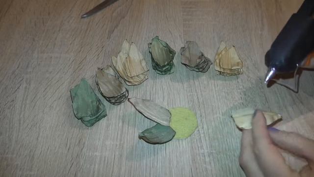 Цветок-брошь из ткани жатки смотреть онлайн