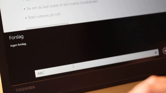 Thea og Tobias Tester Ting: «Toshiba Satellite» смотреть онлайн