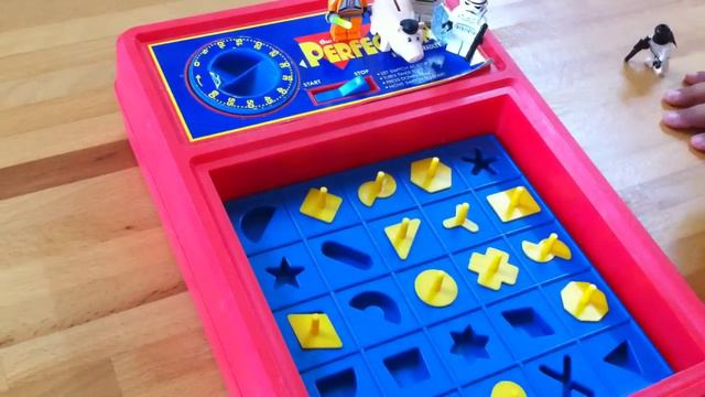 Perfection Board Game + LEGO смотреть онлайн