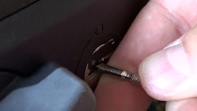 Remove Thule 598/591 lock without master key смотреть онлайн