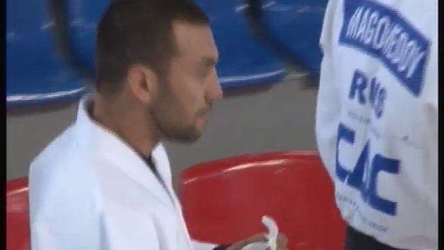 Трое Олимпийских чемпионов-посетили Хасавюрт смотреть онлайн
