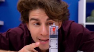 ЗумЗум Челлендж - Я уменьшил подружку / Принцесса и кукольный замок / Залезла в шприц