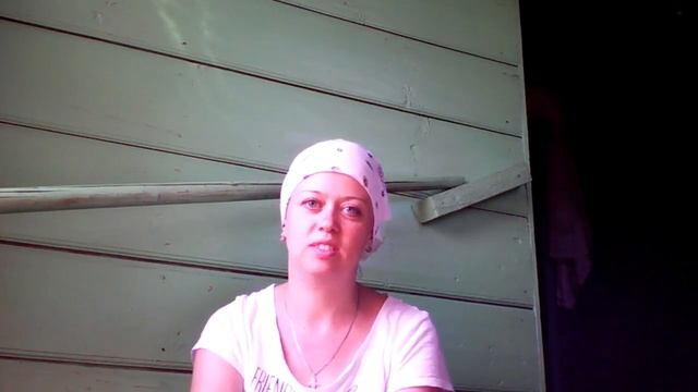 Огород . Грядки .Сажаю клубнику .Мерная икона . Уборка мусора . смотреть онлайн