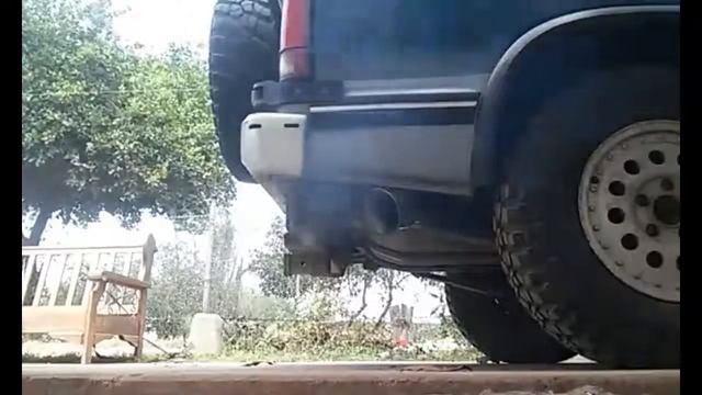 Chevrolet blazer s10 4.3 VORTEC 1994 un poco de humo... смотреть онлайн