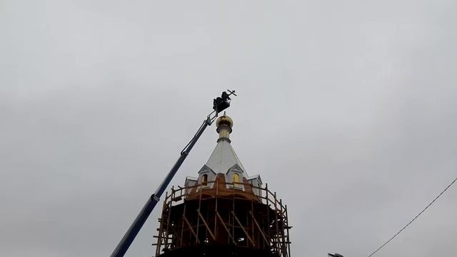 Установка Креста на купол колокольни смотреть онлайн