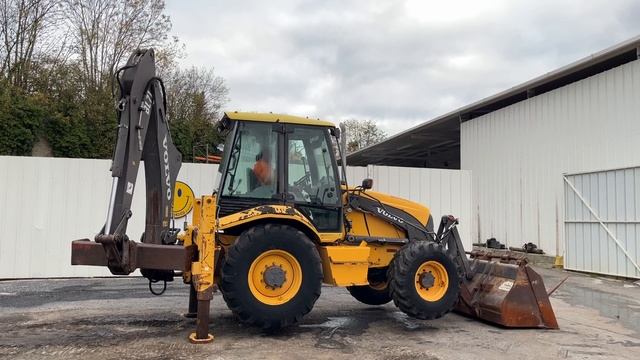 Tractopelle Volvo BL71 смотреть онлайн