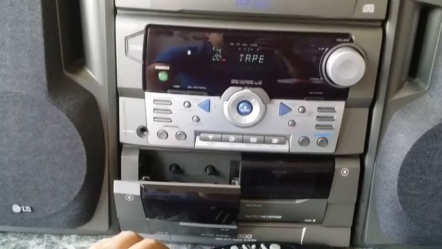 Музыкальный центр LG FFH-300 смотреть онлайн