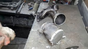 Замена катализатора на пламегаситель Kia Ceed 1.6