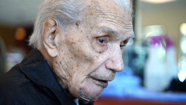The world's oldest barber смотреть онлайн