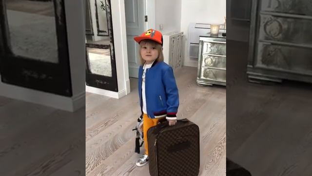 Саша Плющенко едет на Мальдивы смотреть онлайн