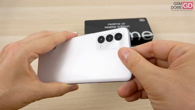 Realme GT Master Edition 5G Unboxing & Review (Artistic Midrange Phone) смотреть онлайн