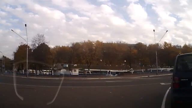 Эх как надоели машины встречающих и провожающих около центра занятости смотреть онлайн