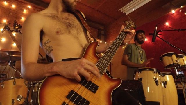 The Launch: The Phacts "Bass So Tight" смотреть онлайн